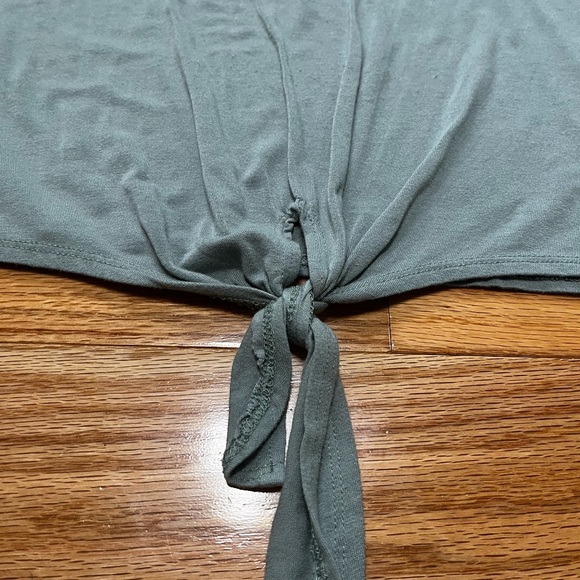 Women’s Short Sleeve Top - Picture 4 of 4